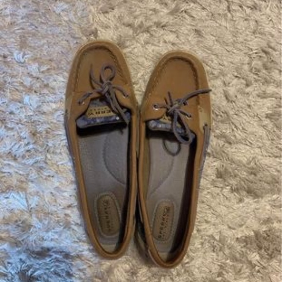 Women’s Sperry’s - Picture 1 of 3